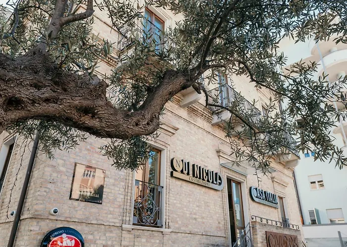 Palazzo Storico Di NicolaAlbergo